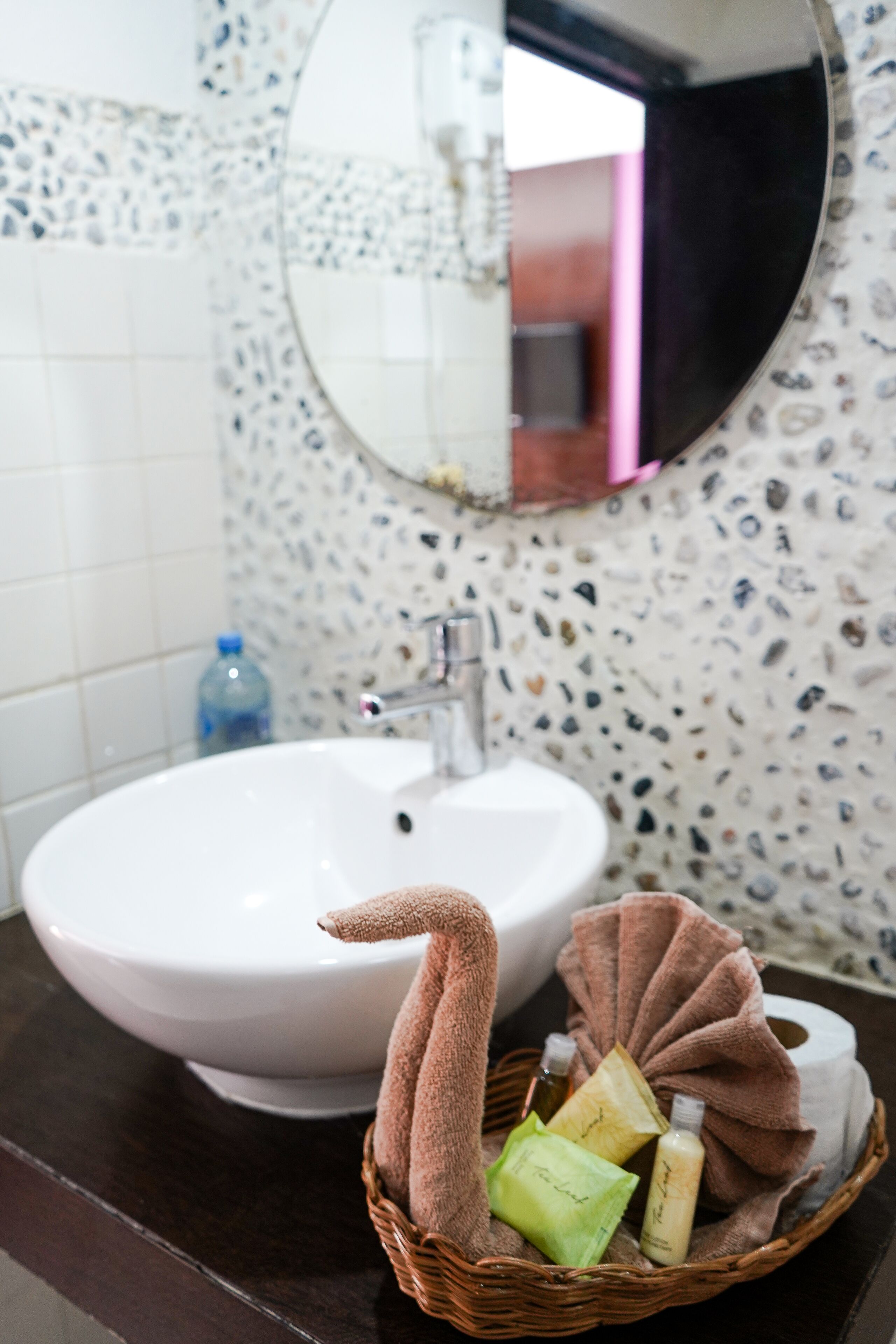 shower, free toiletries, hair dryer