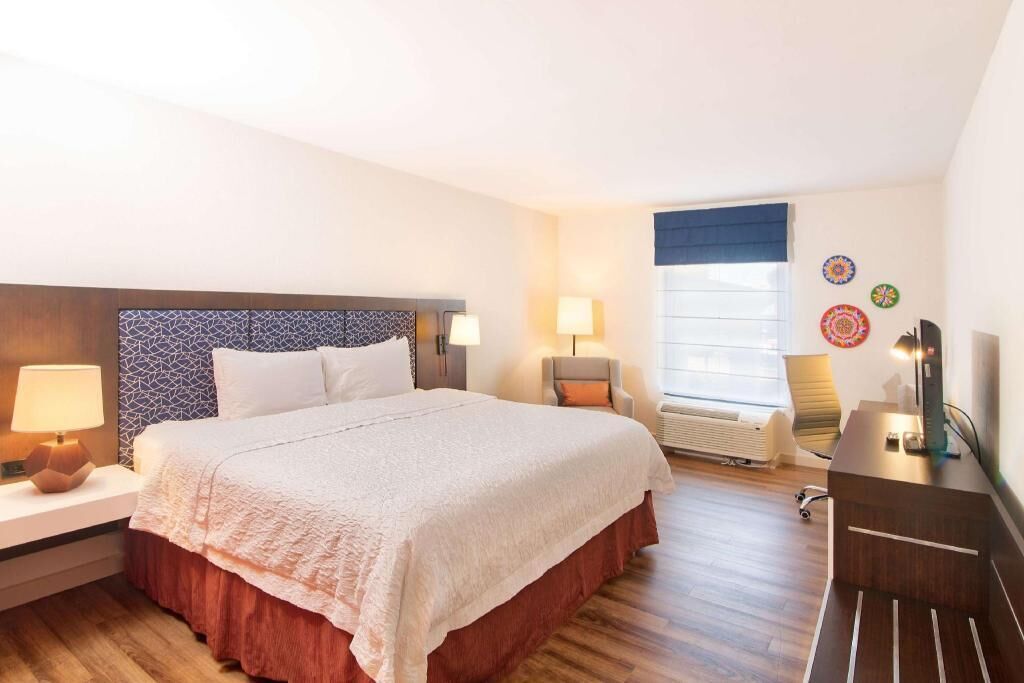 Premium bedding, in-room safe, desk, soundproofing