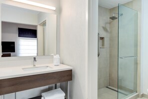 Suite | Bathroom shower