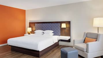 Chambre, 1 trÚs grand lit, accessible aux personnes à mobilité réduite, non-fumeurs | Literie de qualité supérieure, coffres-forts dans les chambres, bureau