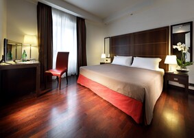 Premium bedding, minibar, in-room safe, blackout drapes