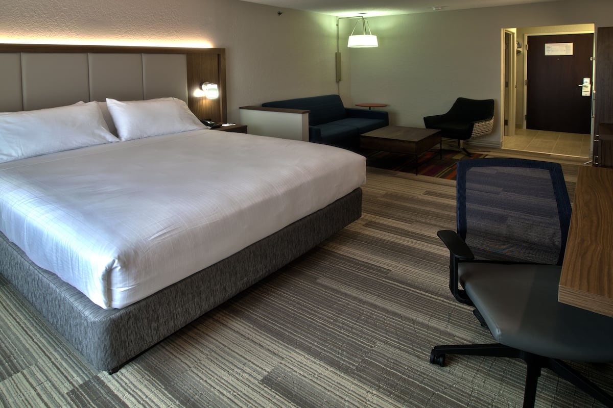 Suite, 1 King-Bett und Schlafsofa | Bettwäsche aus ägyptischer Baumwolle, hochwertige Bettwaren