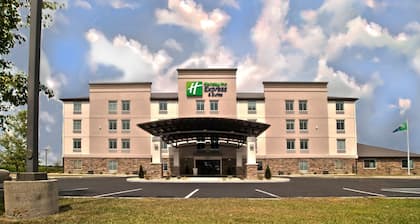 Holiday Inn Express & Suites Evansville North, an IHG Hotel