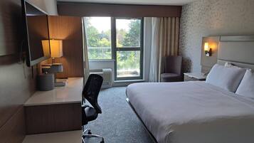 Caja de seguridad en la habitación y escritorio