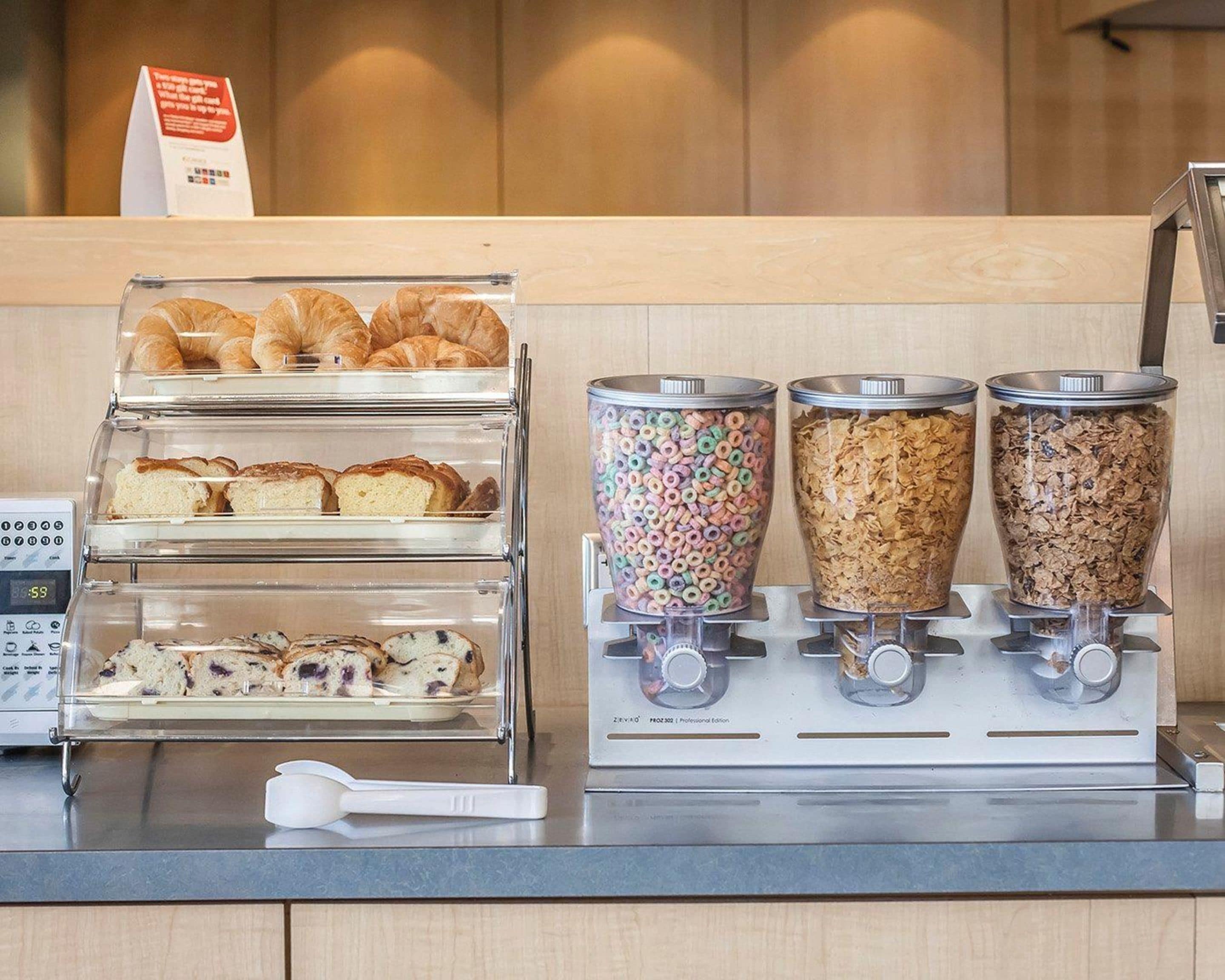 free daily full breakfast