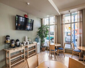 Ilmainen päivittäinen buffetaamiainen