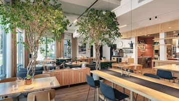 Petit déjeuner, déjeuner et dßner servis sur place