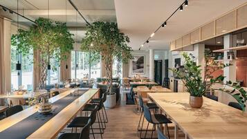 Frokost, lunsj og middag serveres