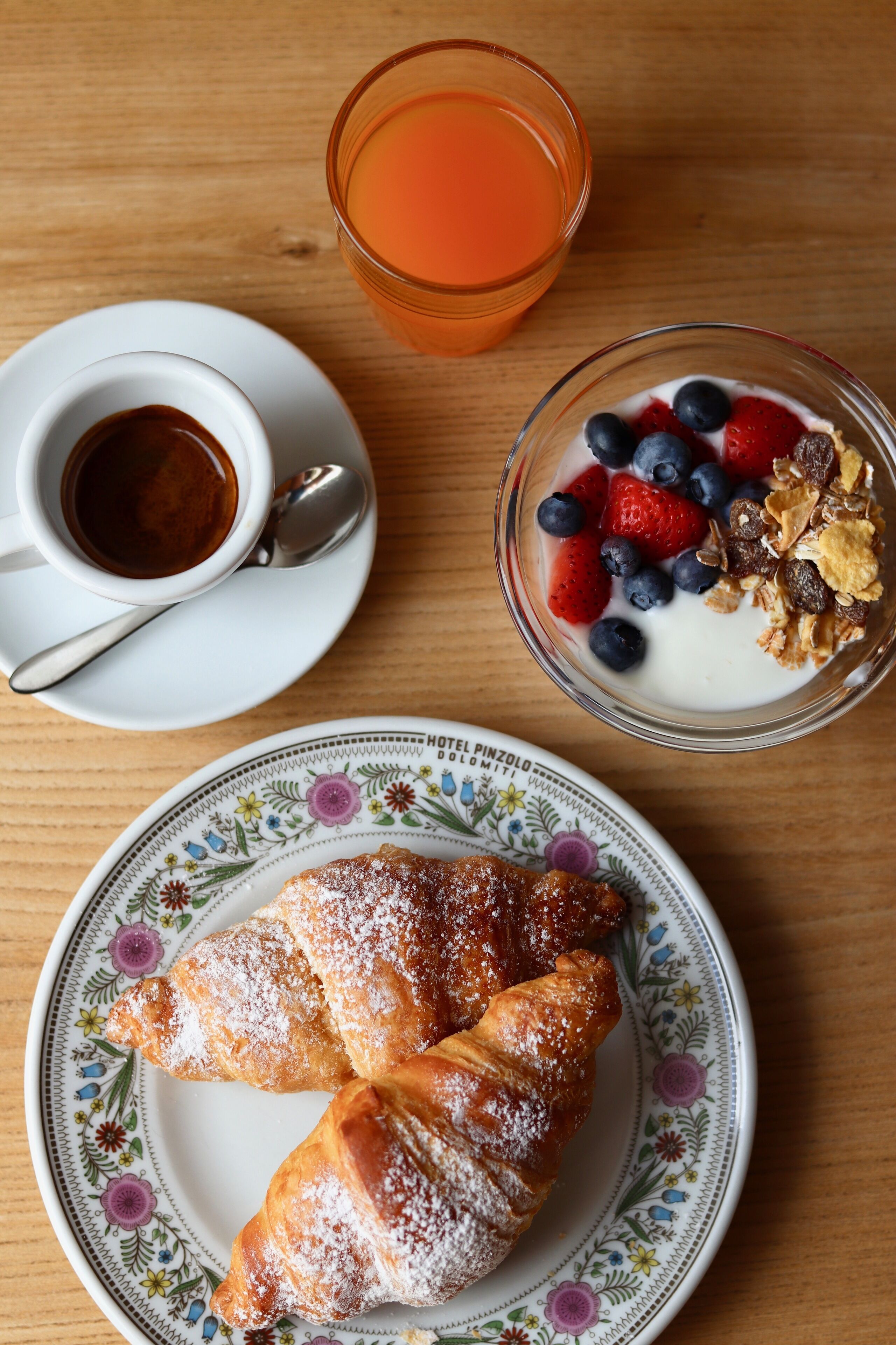 daily buffet breakfast (eur 15 per person)