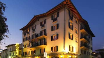 Front of property - evening/night