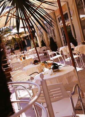 Terrace/patio - HamilTown Hotel (Cattolica)