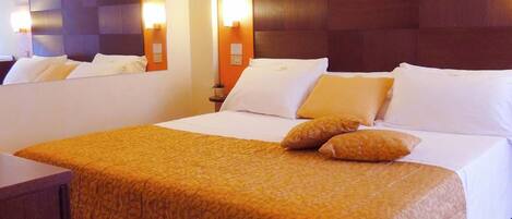 Standard Triple Room | 1 bedroom, minibar, in-room safe, soundproofing