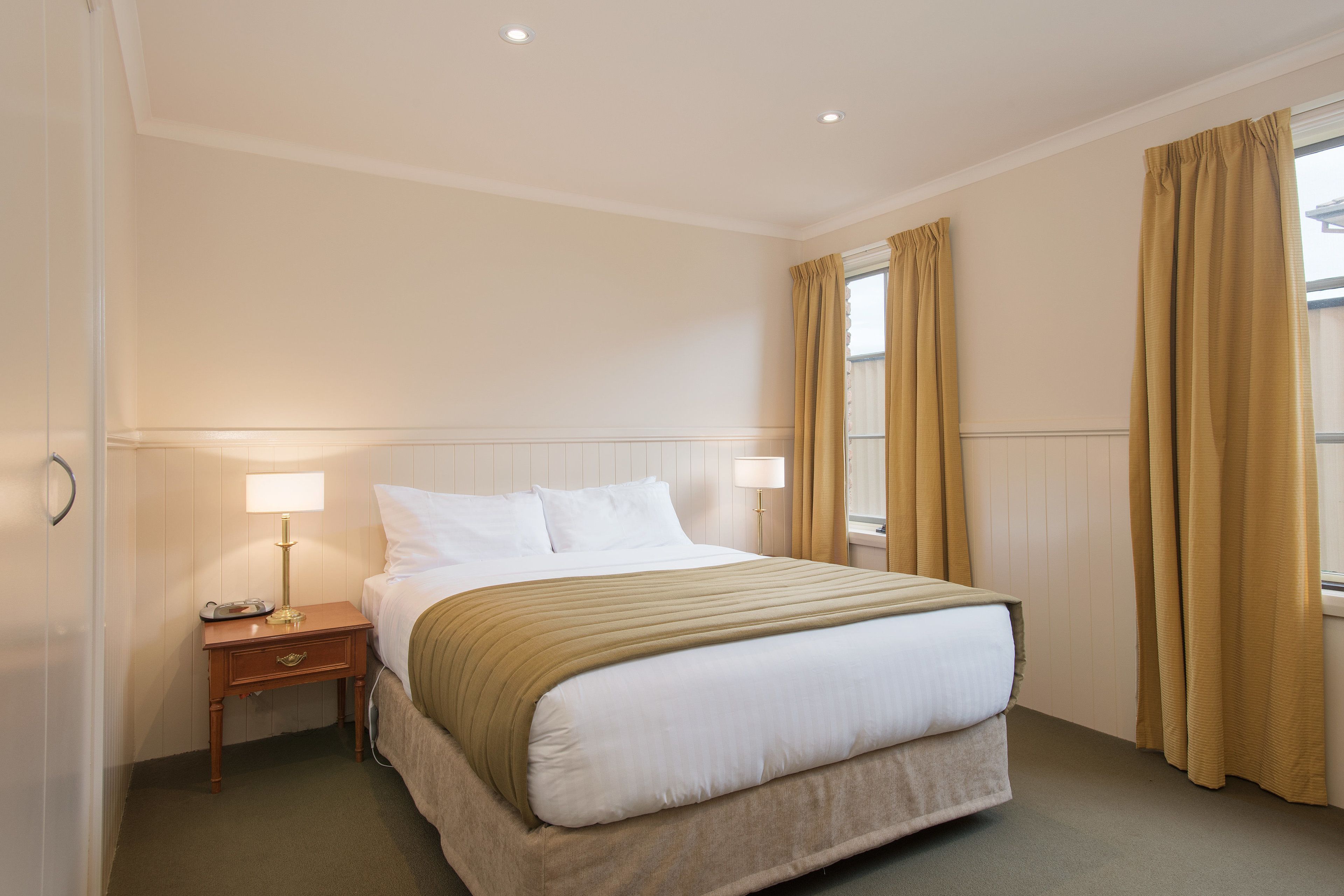 Country Club Villas — image 10