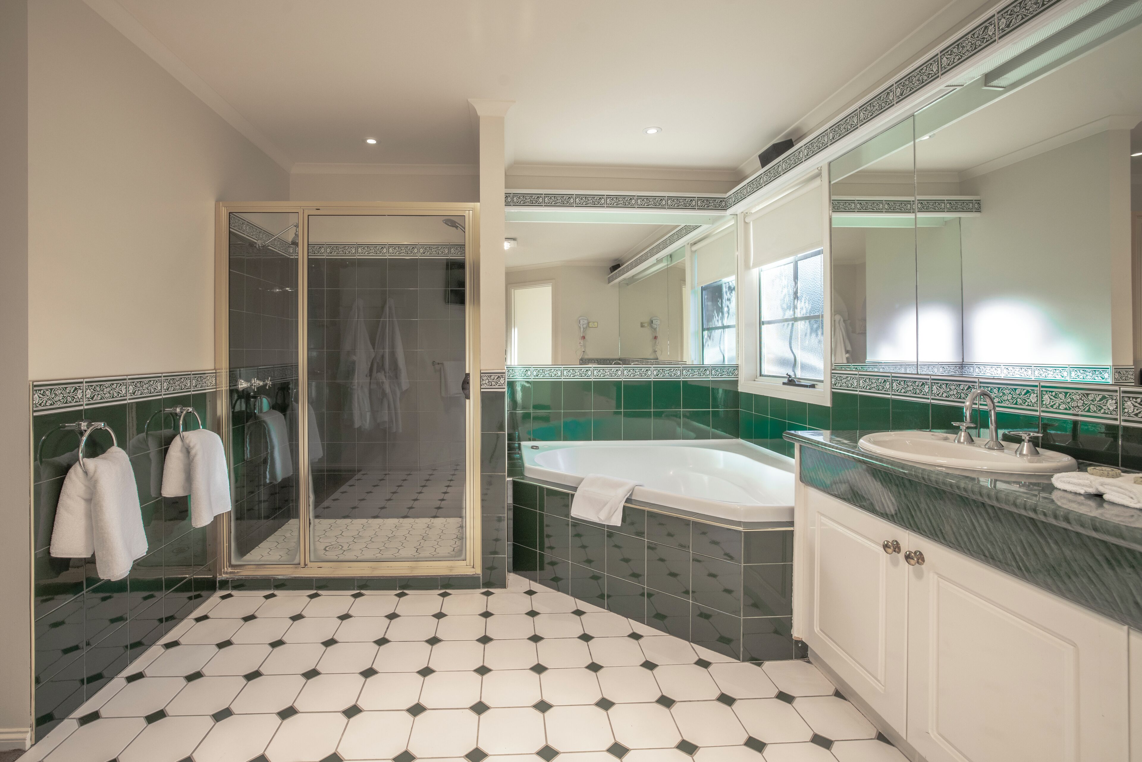 Suite | Bathroom
