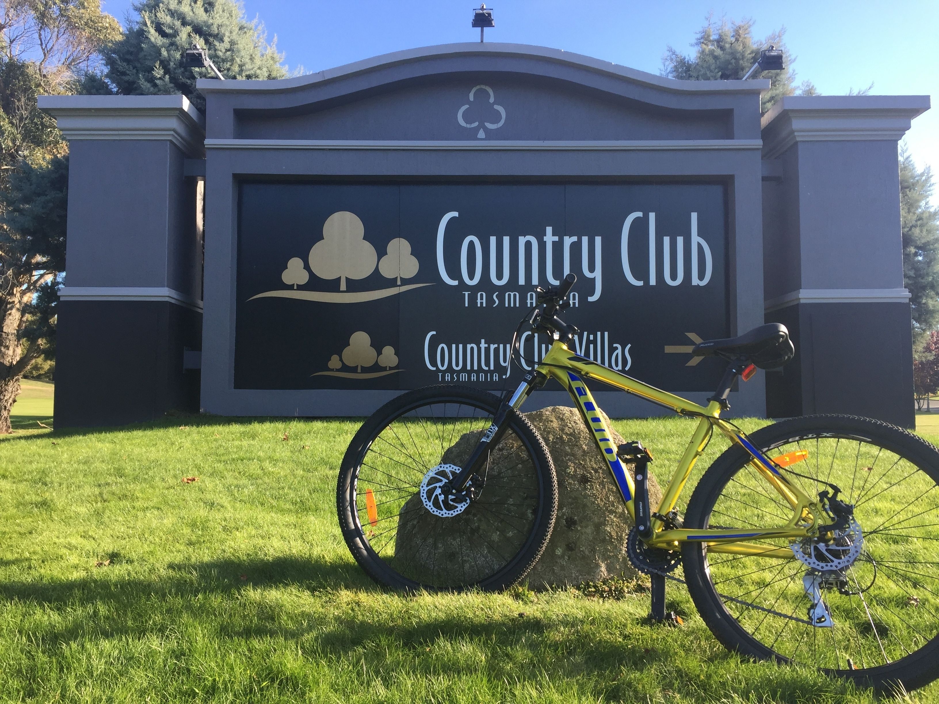 Country Club Villas — image 25