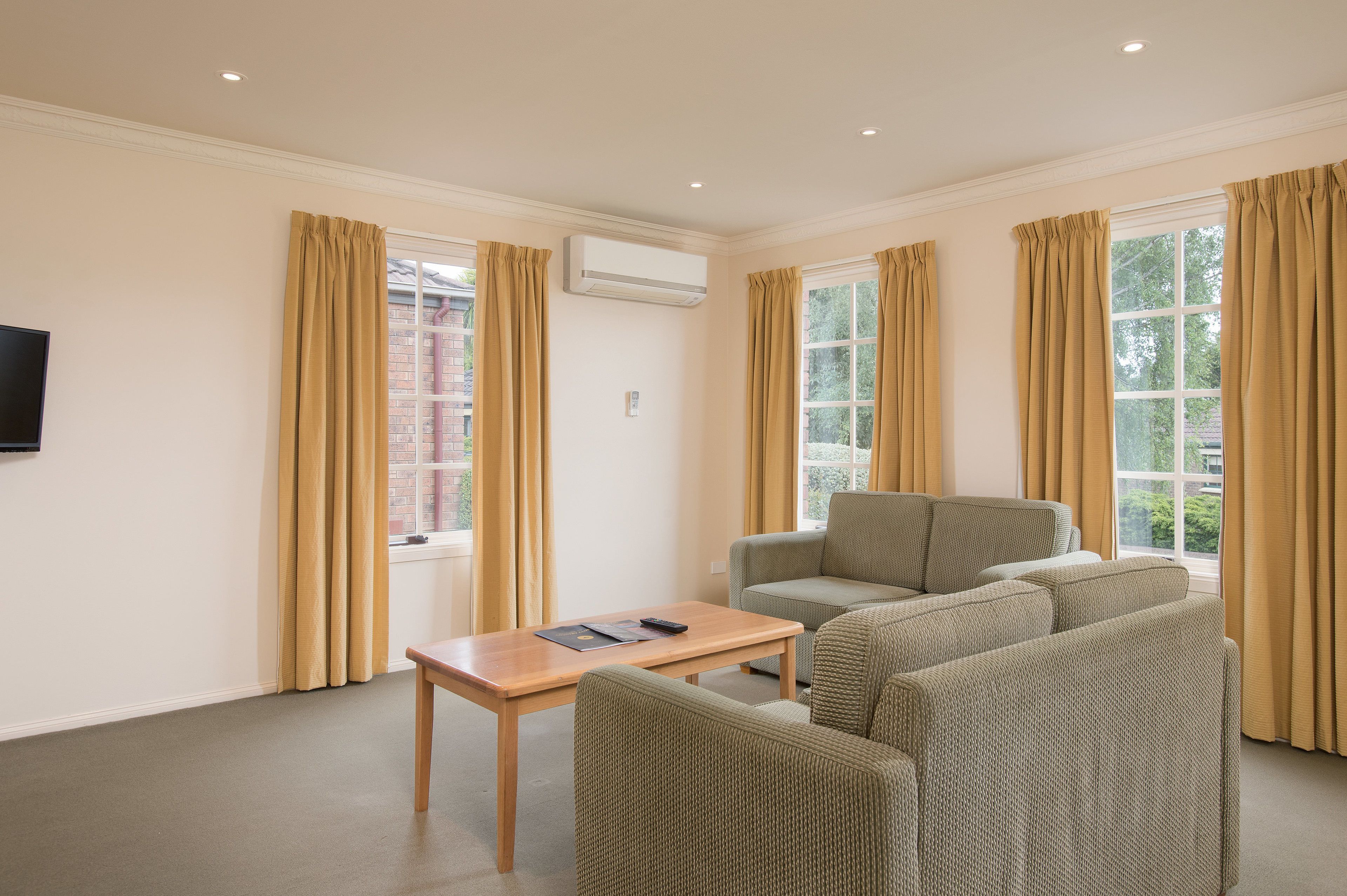 Country Club Villas — image 13