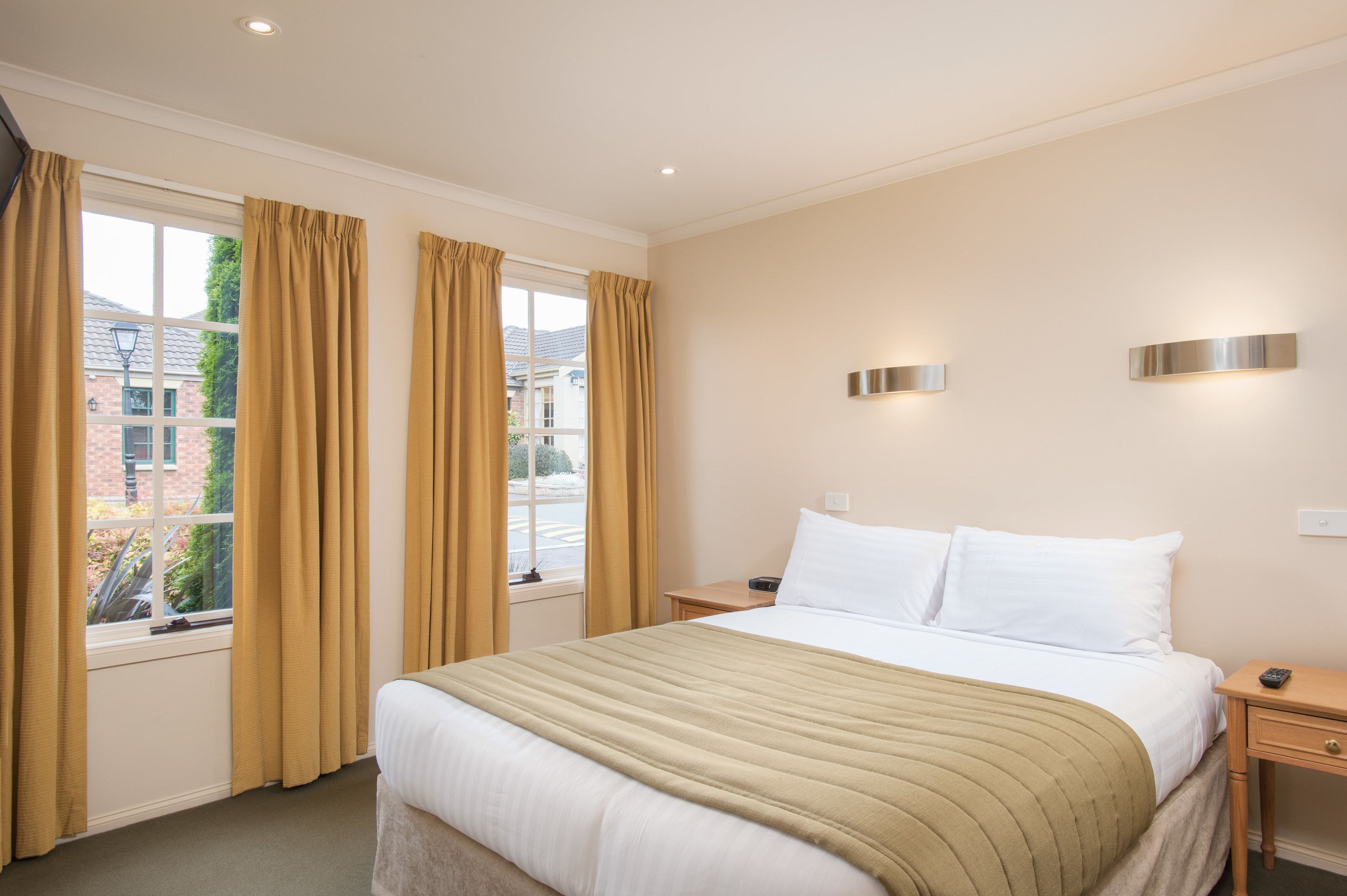 Country Club Villas — image 5