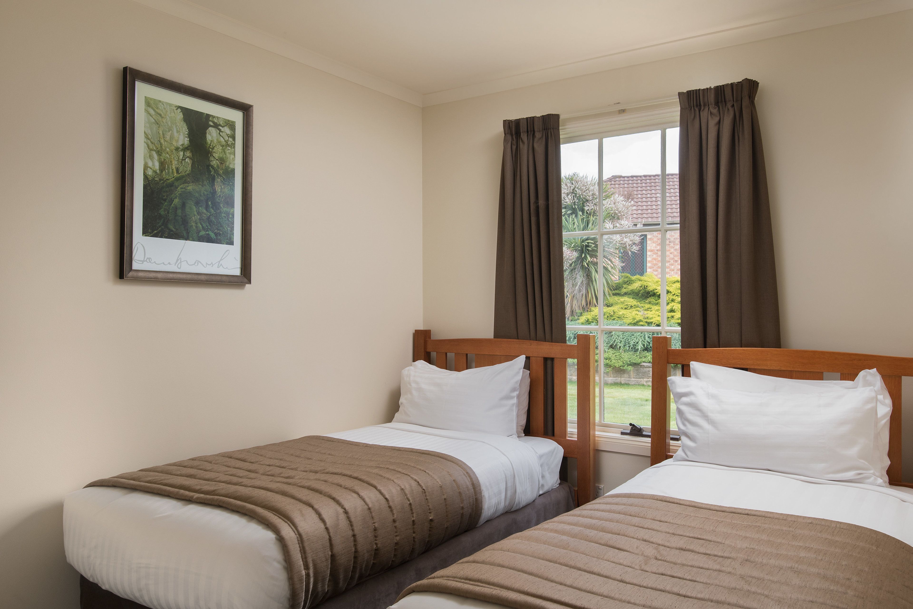 Country Club Villas — image 7