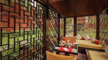 4 restaurants, breakfast, lunch, dinner served; international cuisine