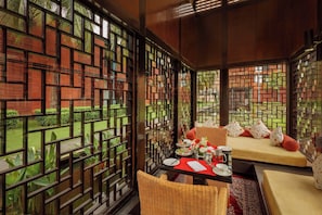 4 restaurants; breakfast, lunch, dinner and brunch served  - ITC Sonar, a Luxury Collection Hotel, Kolkata (Kolkata)