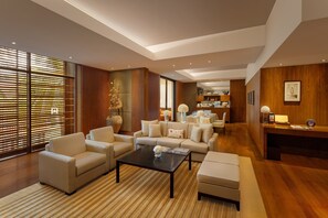 1 bedroom, premium bedding, minibar, in-room safe