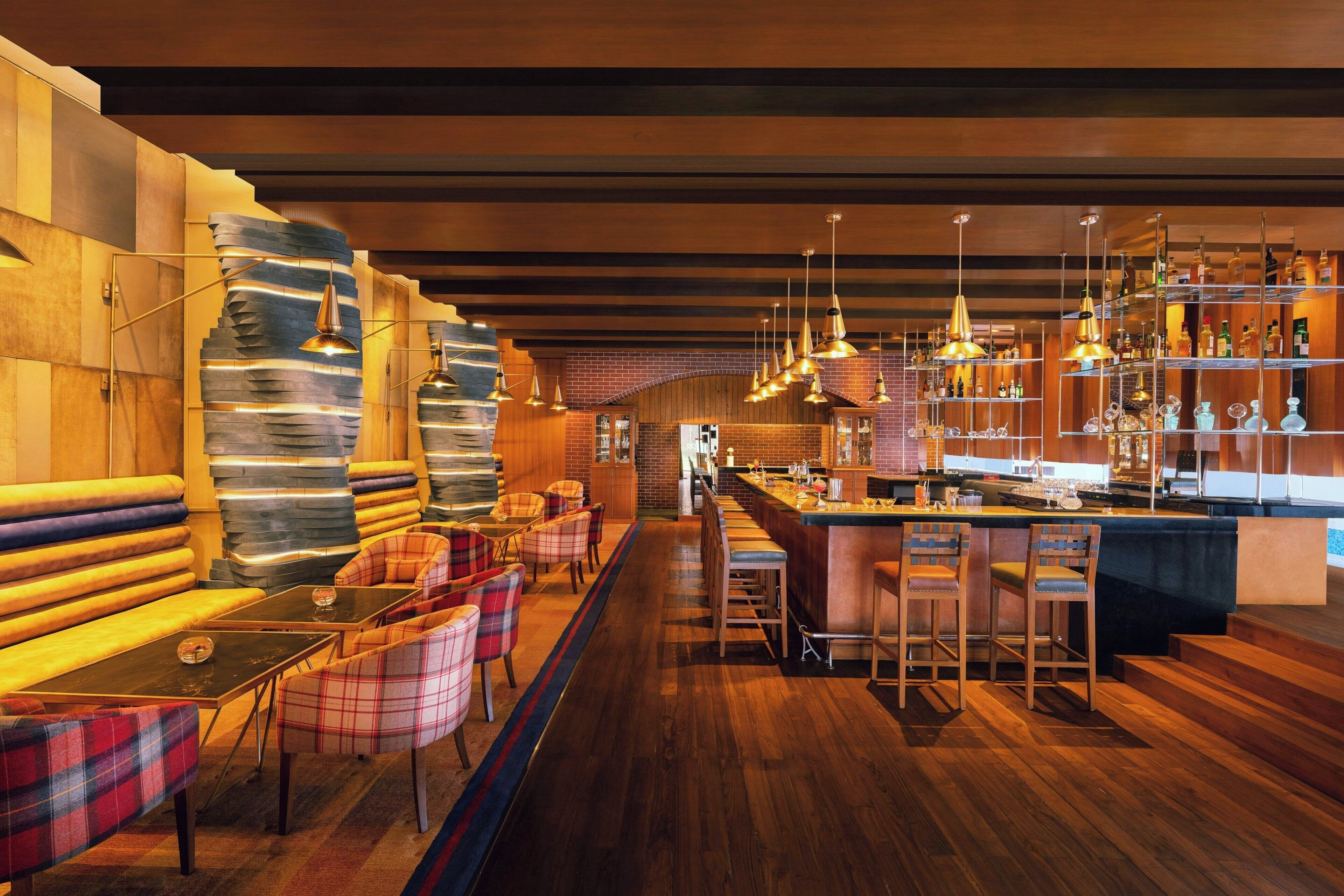 4 restaurants, breakfast, lunch, dinner served; international cuisine