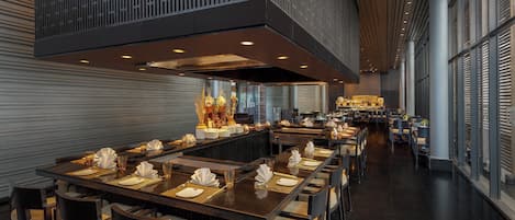 4 restaurants, spécialités Cuisine internationale