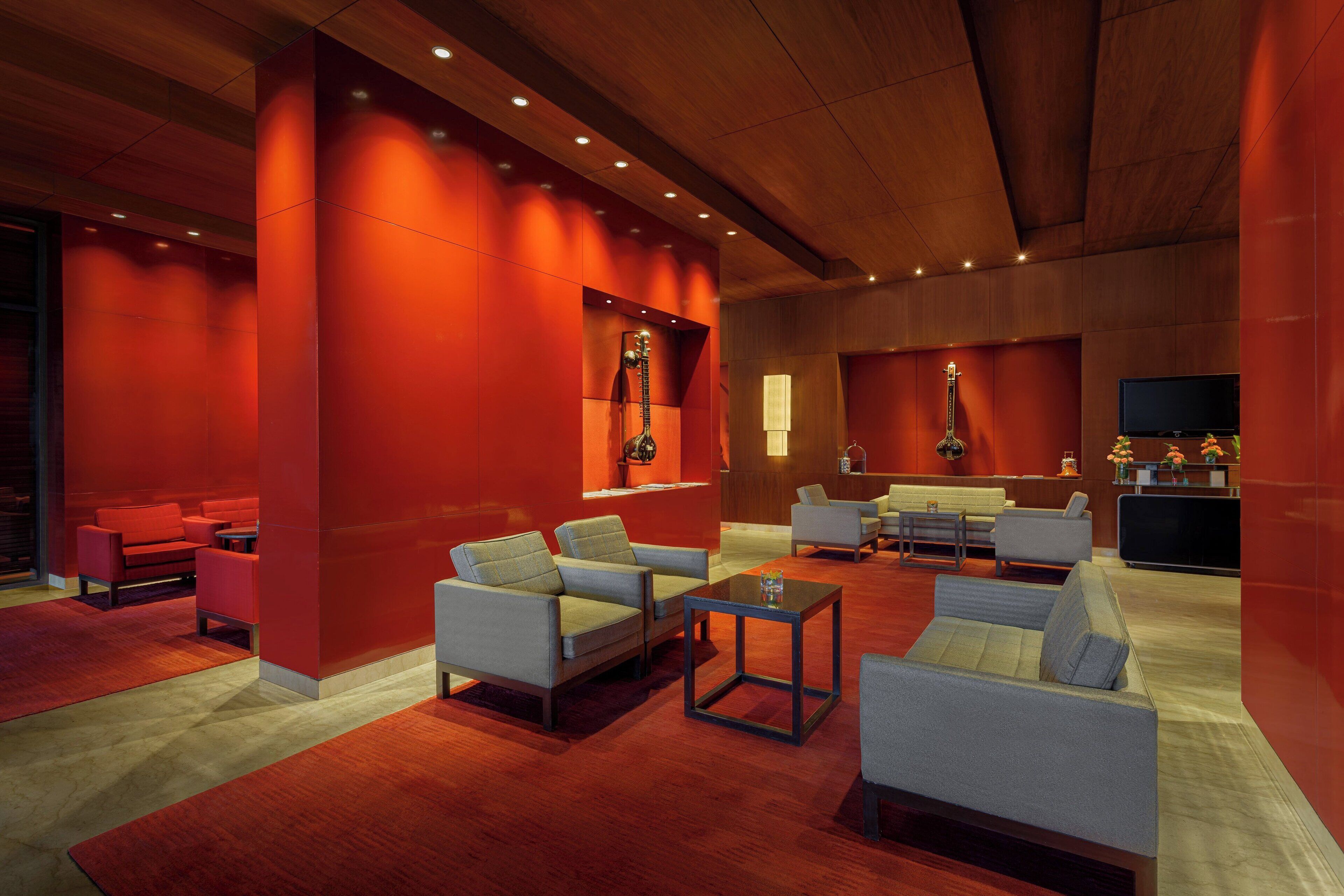 4 restaurants, breakfast, lunch, dinner served; international cuisine