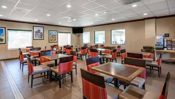 Tägliches inbegriffenes Frühstück zum Mitnehmen