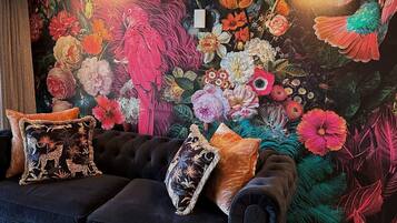 Riverfront Executive Suite | Living area