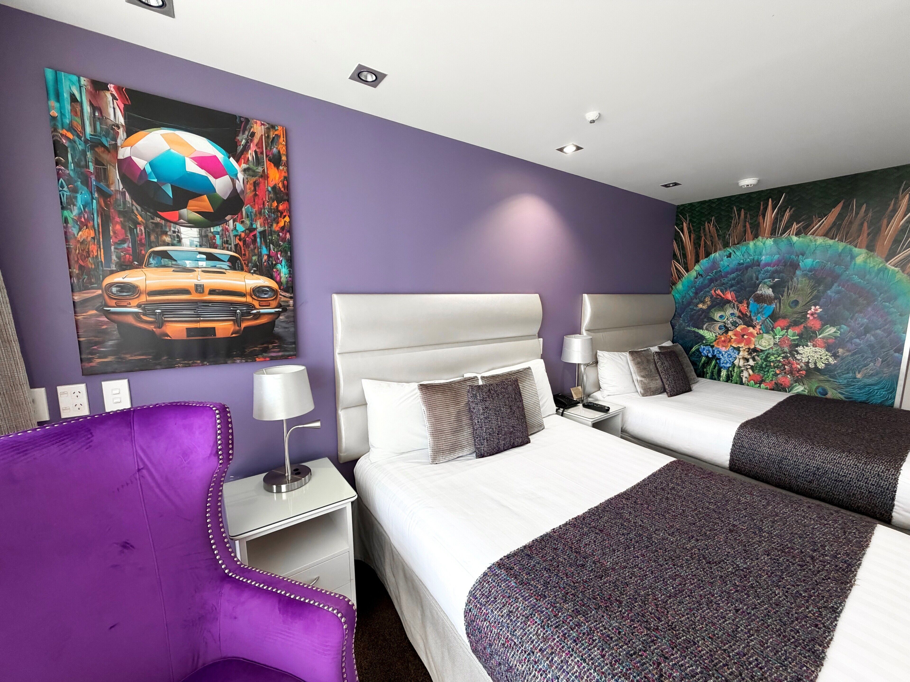 Habitación estándar con 2 camas individuales, bañera de hidromasaje | Ropa de cama de alta calidad, colchones con acolchado adicional, minibar