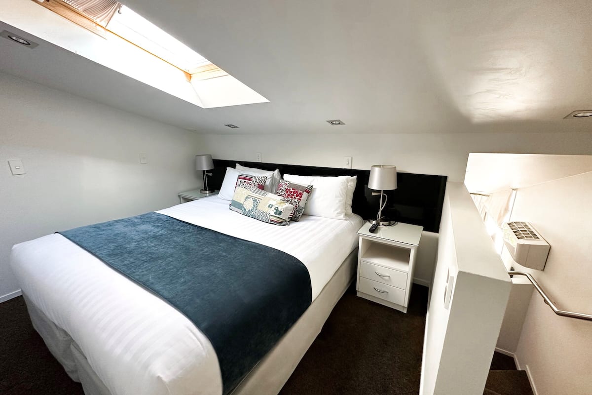 Riverfront First Floor Mezzanine Suite