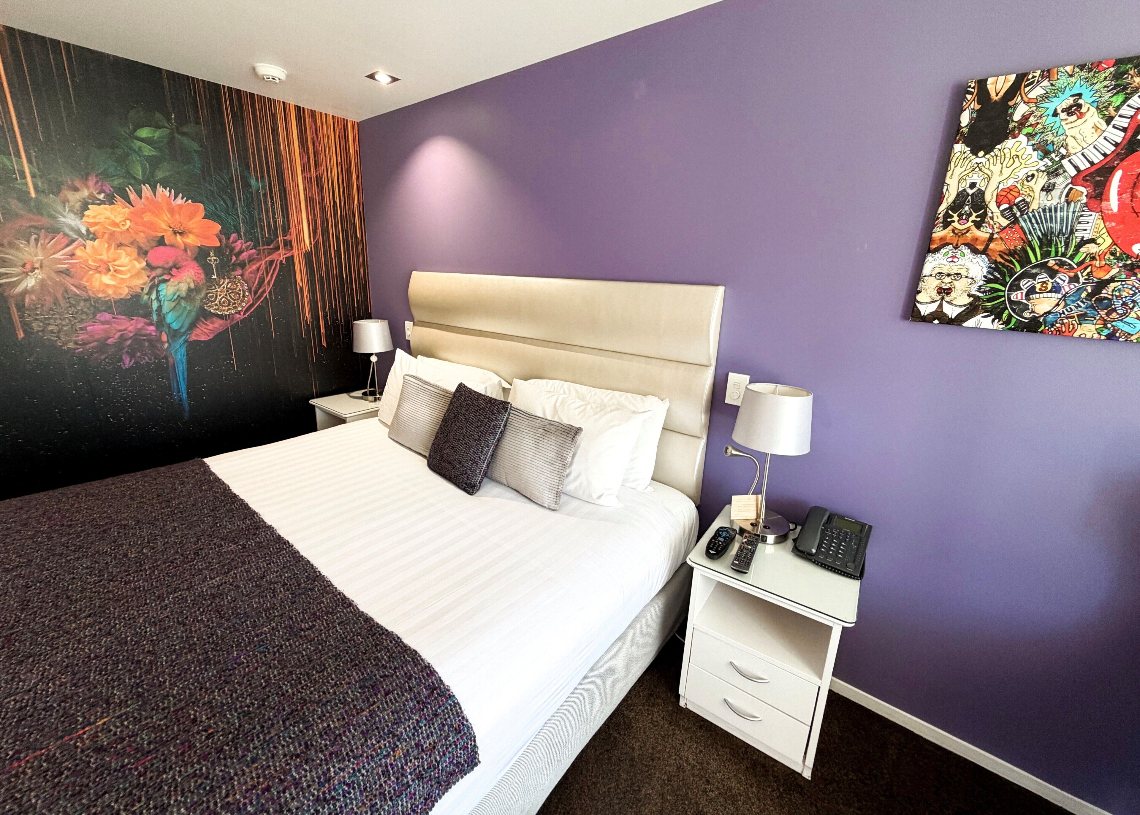 Studio Spa Shower | Premium bedding, pillowtop beds, minibar, desk