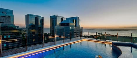 Outdoor pool, pool loungers