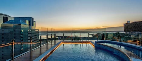 Outdoor pool, sun loungers