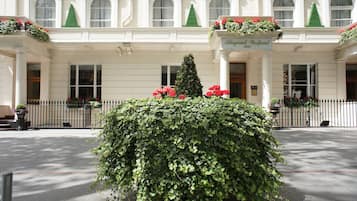 บริเวณภายนอก