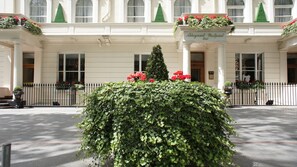 Exterior - Westpoint Hotel (London)