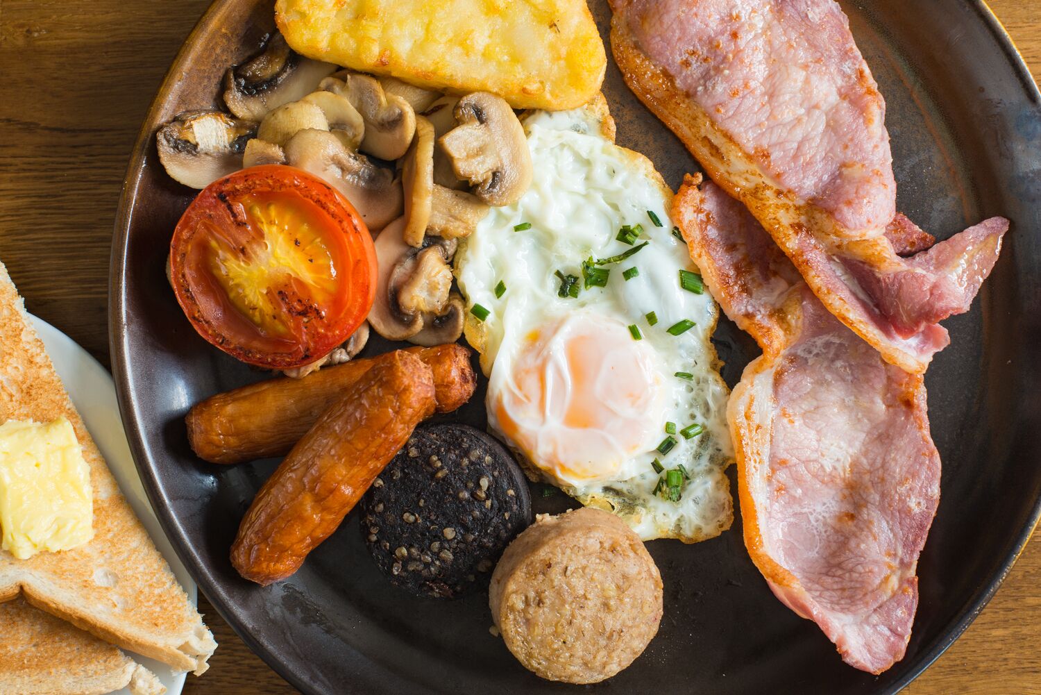 daily full breakfast (eur 12.95 per person)