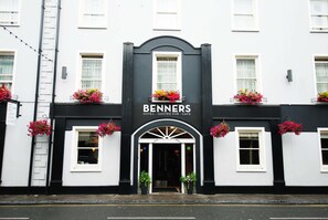 Front of property - Benners Hotel (Tralee)