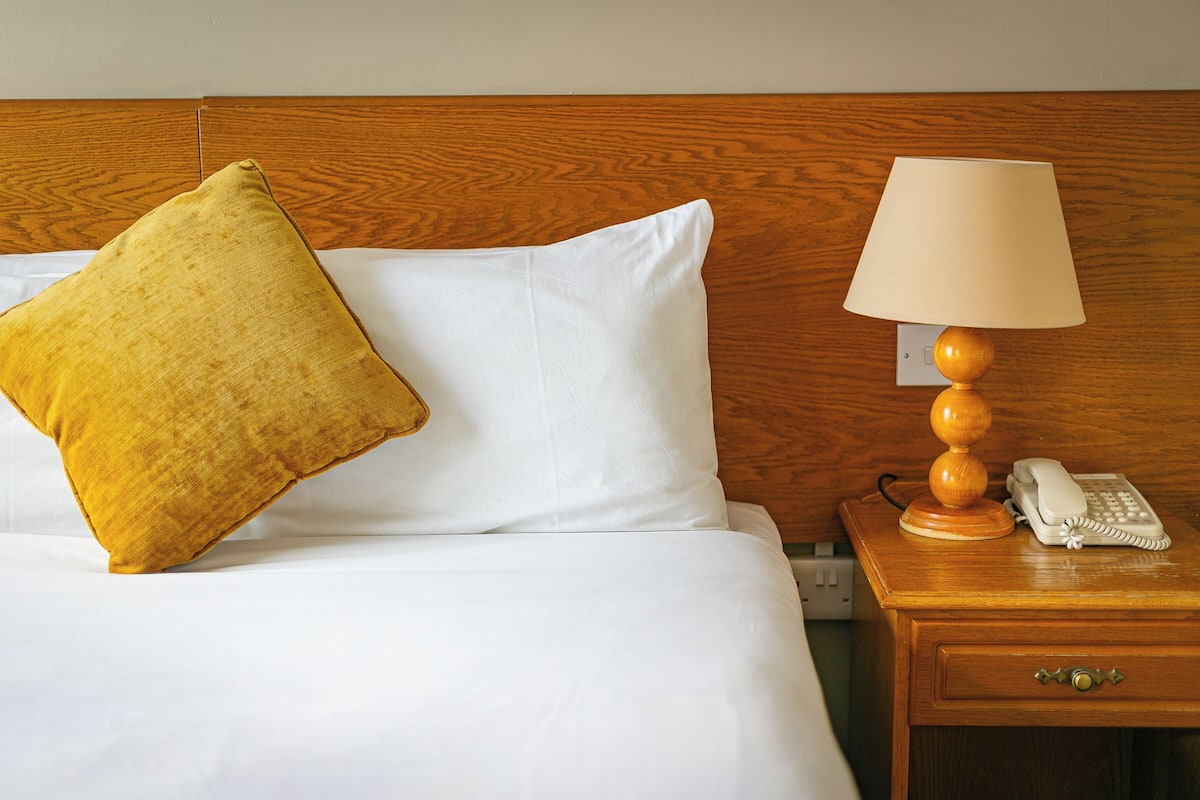 desk, laptop workspace, iron/ironing board, free wifi