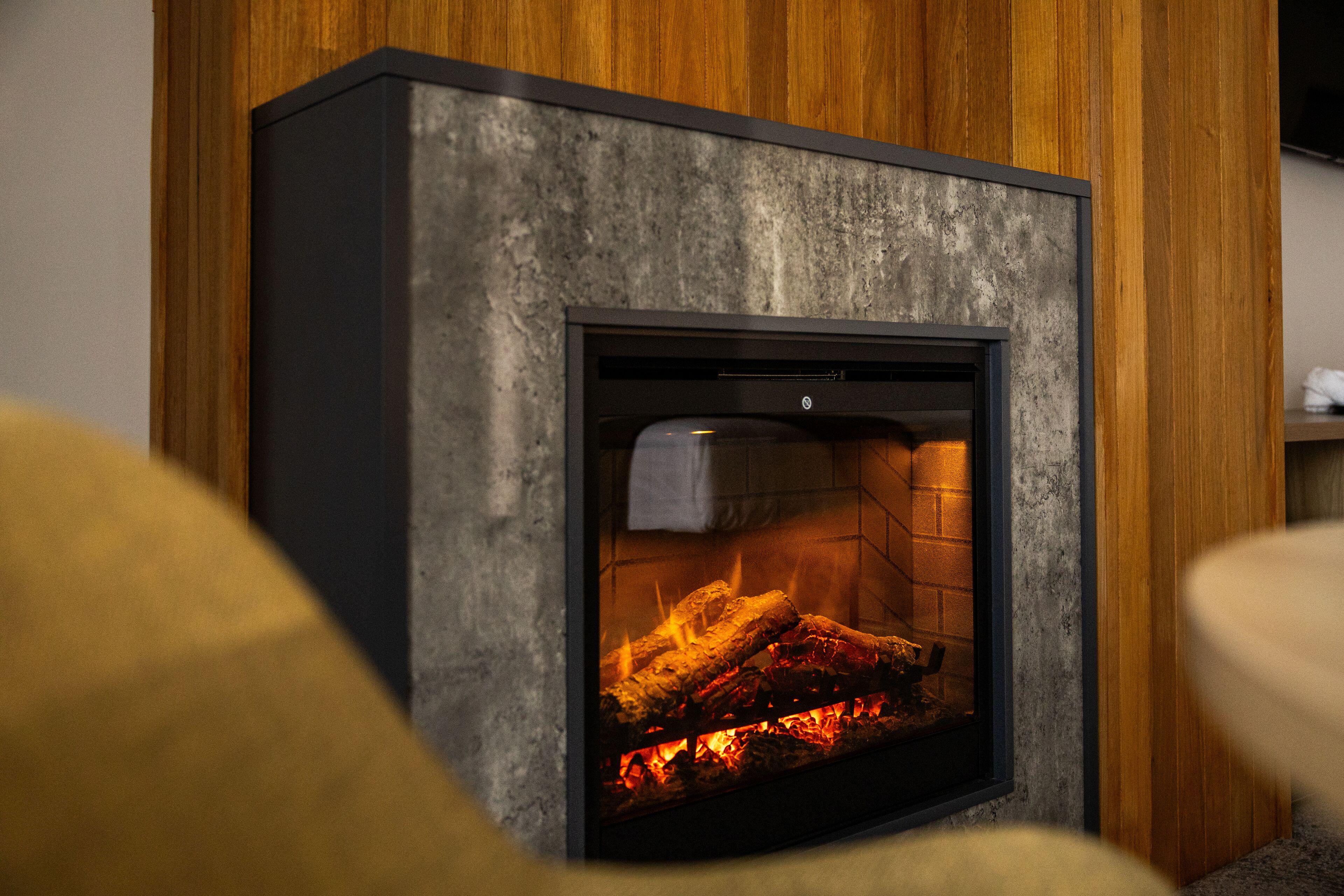 premium harbour view room | living area | tv