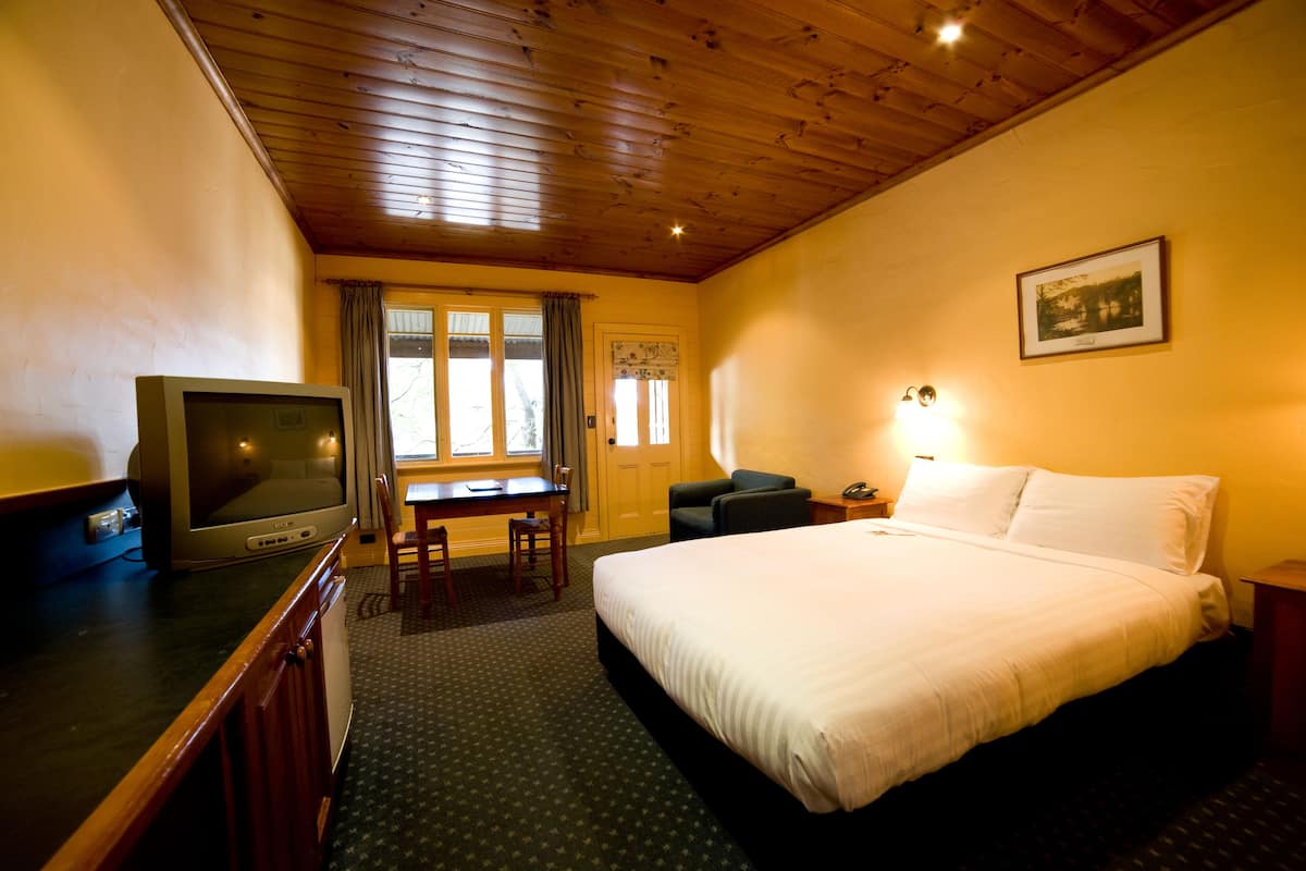 1 habitación, ropa de cama de alta calidad y escritorio