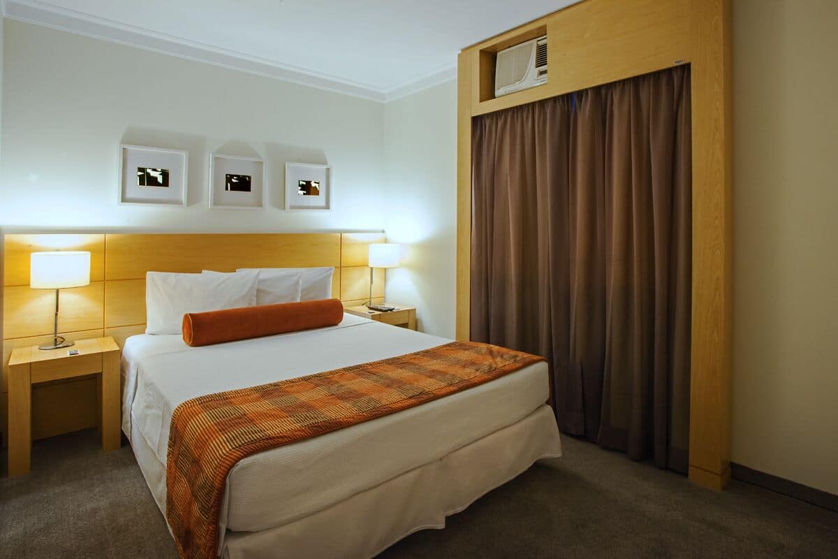 Superior Suite | Minibar, in-room safe, desk, blackout drapes