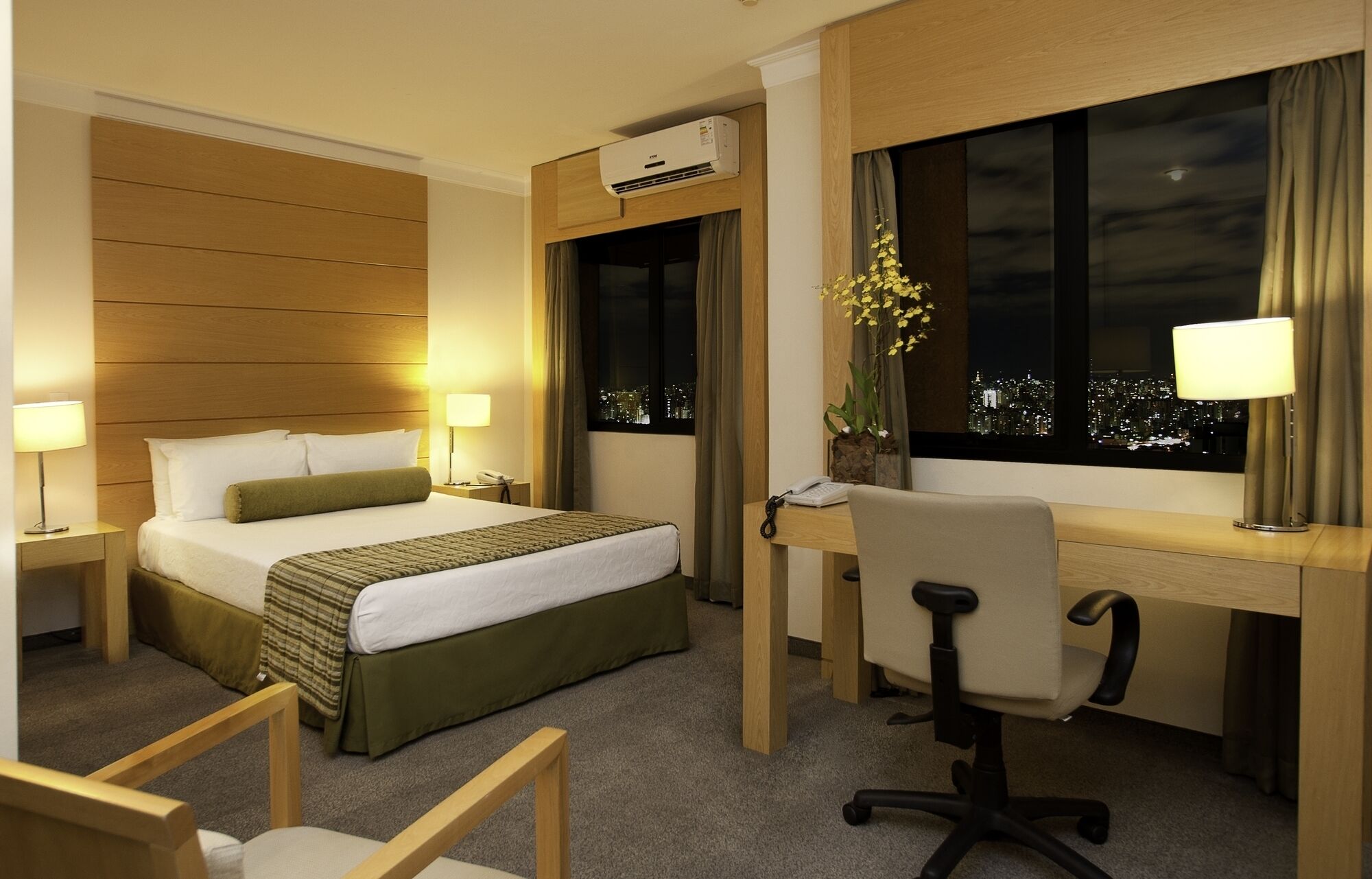 Superior Room, 1 Queen Bed | Minibar, in-room safe, desk, blackout curtains