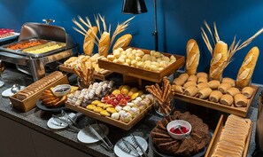 Bữa sáng buffet hàng ngày (35 BRL/mỗi người) 