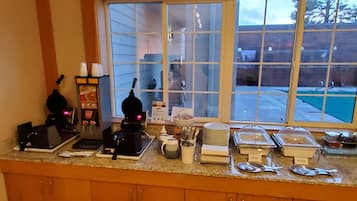 Desayuno para llevar gratuito y diario
