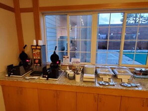 Free daily on-the-go breakfast