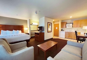 Suite, 1 Bedroom, Non Smoking | Desk, blackout drapes, iron/ironing board, free cribs/infant beds