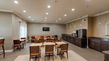 Free daily continental breakfast