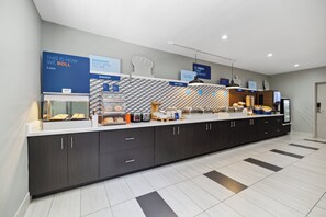 Free daily breakfast  - Holiday Inn Express & Suites Mountain View Silicon Valley by IHG (Mountain View)